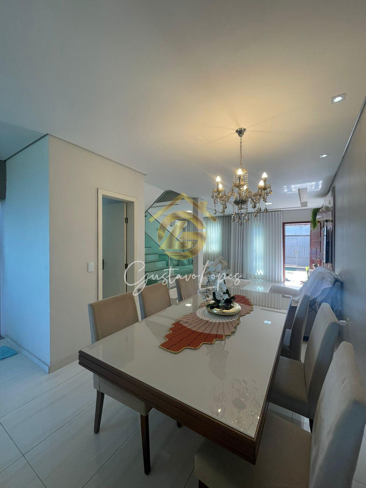 EXCELENTE CASA DE 3 QUARTOS SENDO 1 SUITE COM CLOSET NO BAIRRO...