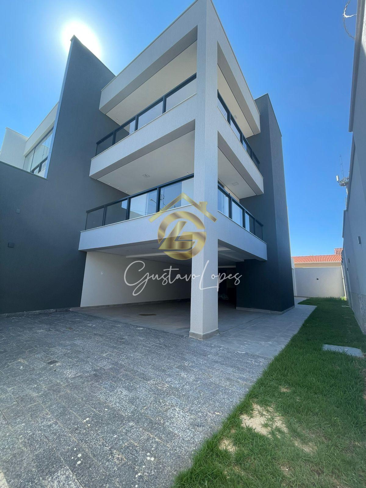 EXCELENTE CASA DE 3 QUARTOS COM 3 SUITES E 1 COM VARANDA NO BA...