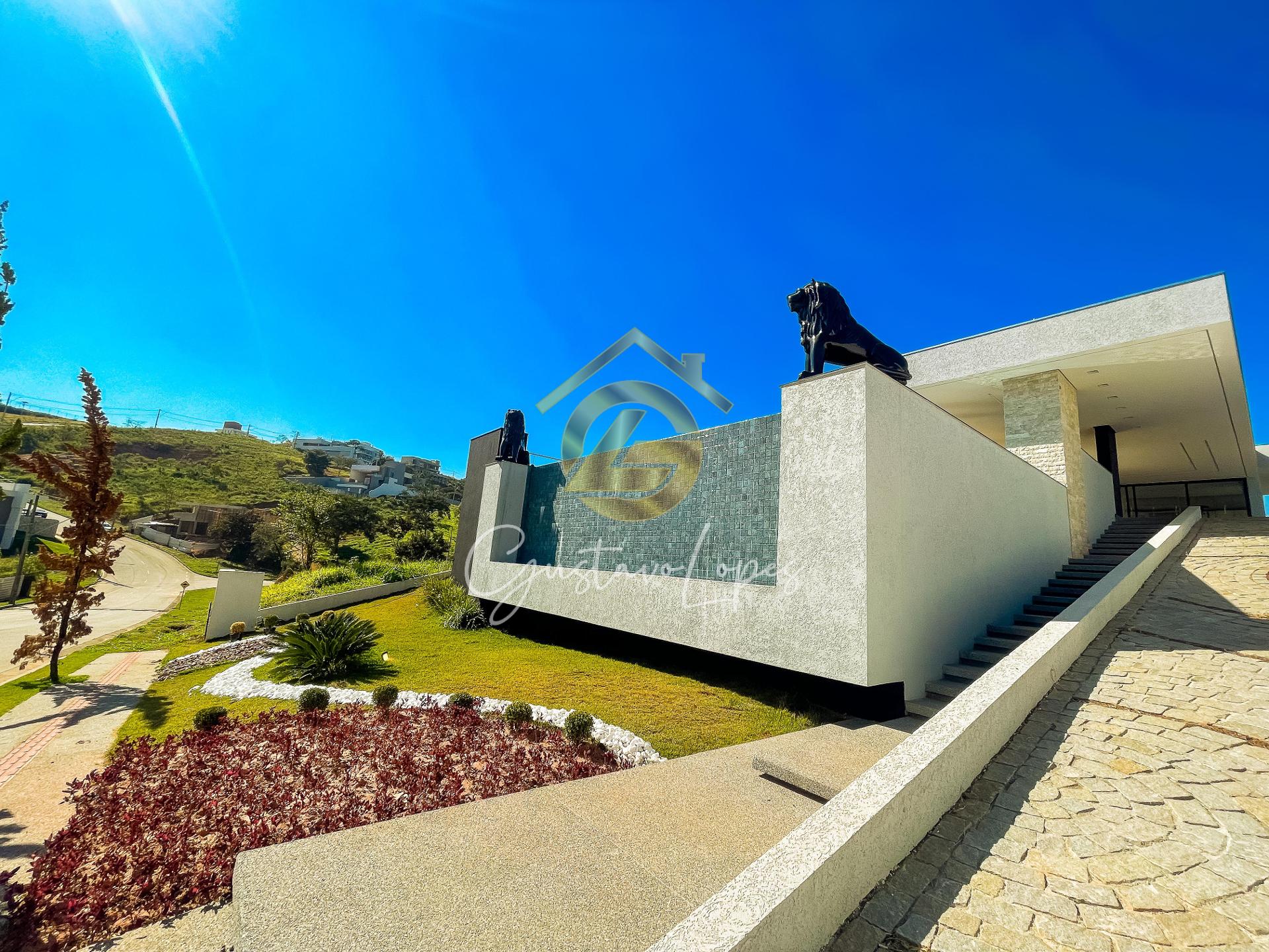 UMA CASA SURPREENDENTE NO CONDOMINIO VALLE DA SERRA DE 4 QUART...