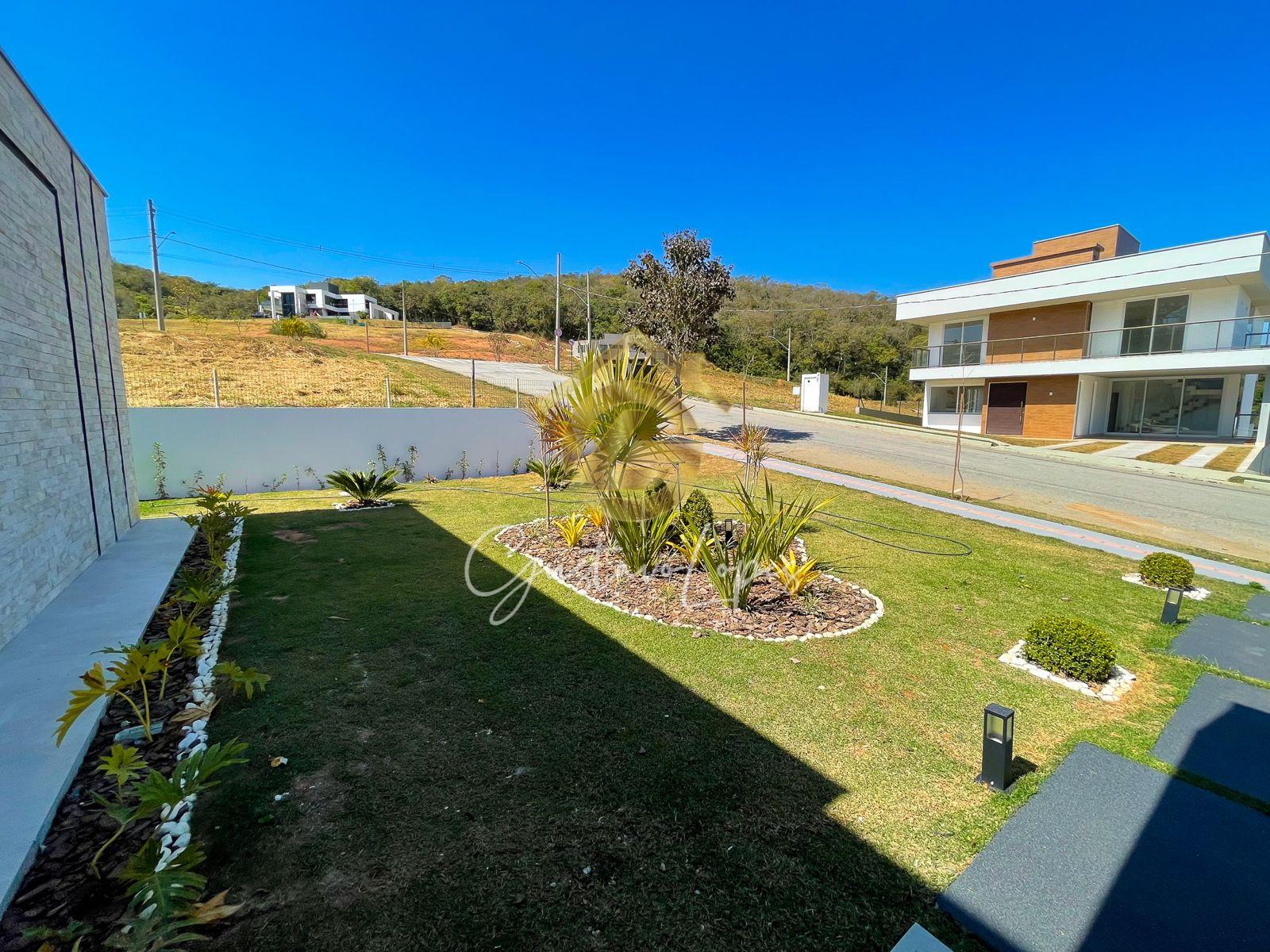 A CASA DOS SEUS SONHOS COM TOQUES DE MODERNIDADE E LUXO