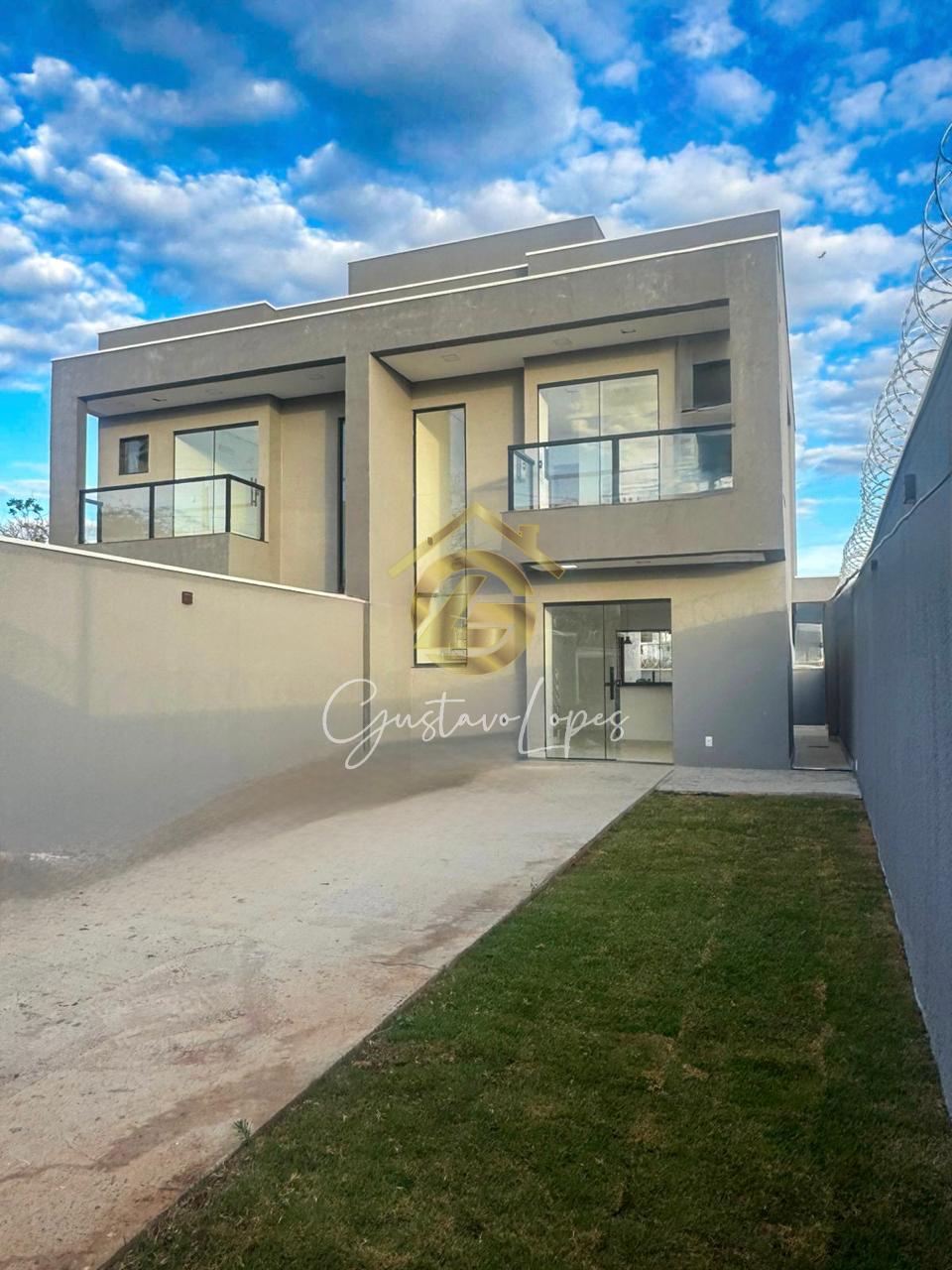 CASA DUPLEX MODERNA NO BAIRRO TIRADENTE COM 3 QUARTOS E 4 VAGA...