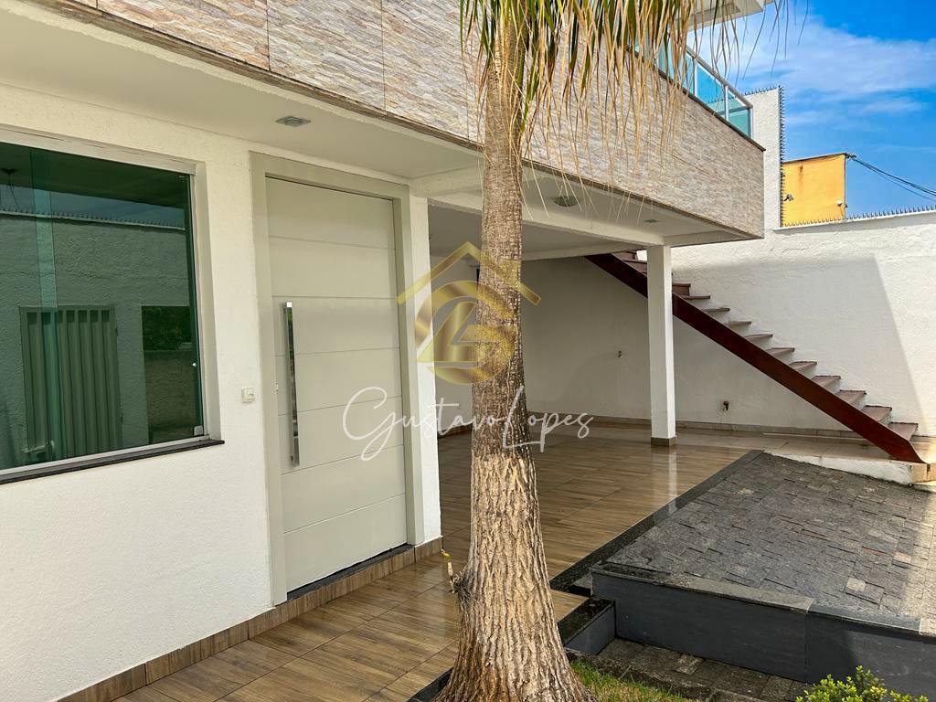 EXCELENTE CASA DE 5 QUARTOS COM AREA DE LAZER COMPLETA NO BAIR...