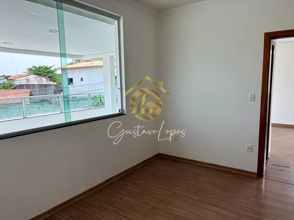 EXCELENTE CASA DE 5 QUARTOS COM AREA DE LAZER COMPLETA NO BAIR...