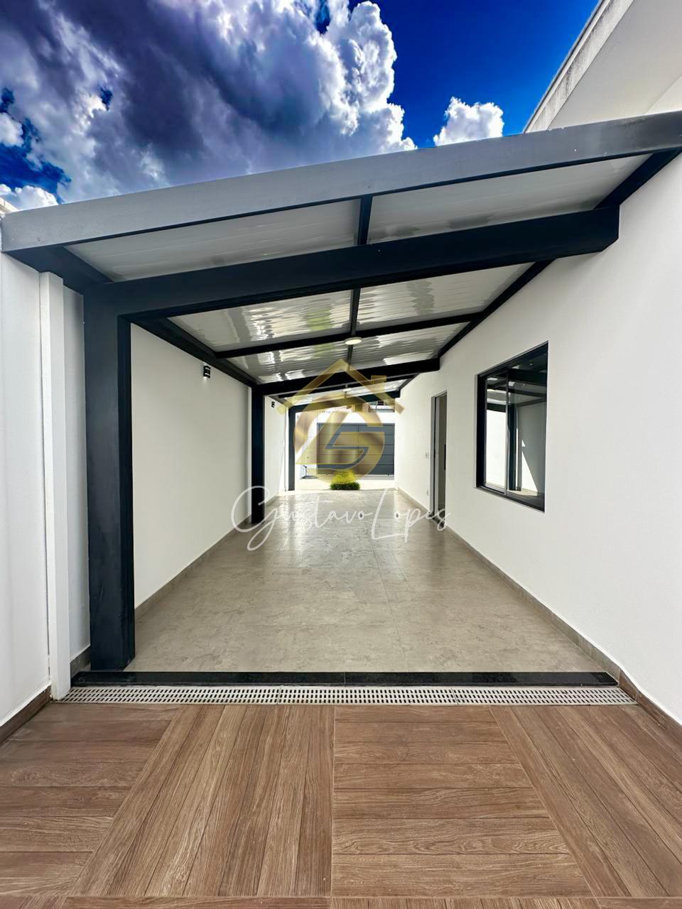 EXCELENTE CASA COM TOTAL CONFORTO, ESPAÇO E LOCALIZAÇÃO PRIVIL...