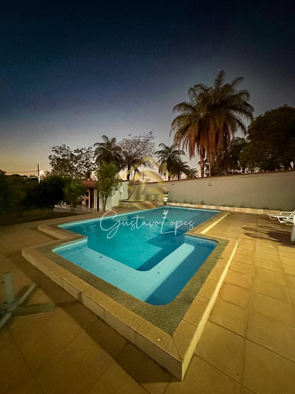 UM REFÚGIO DE SOFISTICAÇÃO NO CONDOMINIO QUINTAS DA LAGOA EM S...