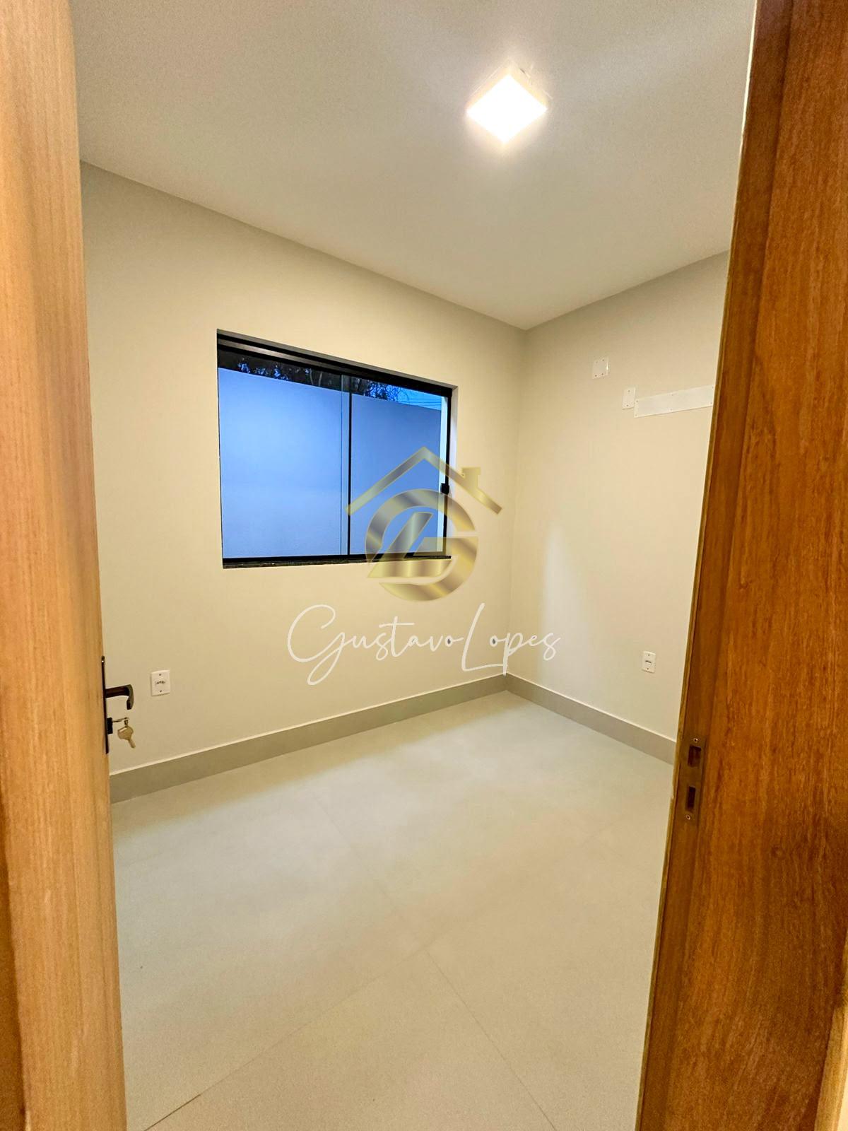 CASA TRREA MODERNA COM 3 QUARTOS, REA GOURMET E 2 VAGAS DE GARAGEM