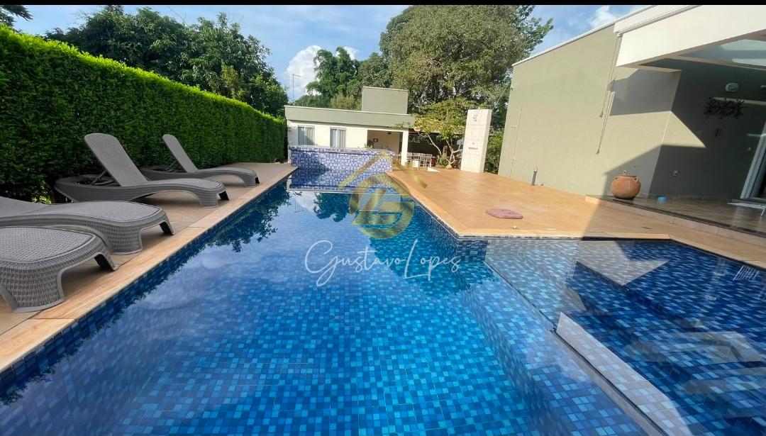 VIVA COM EXCLUSIVIDADE NO CONDOMÍNIO FAZENDA SOLAR, CASA COM 3...