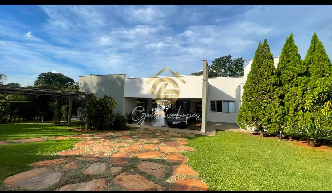 VIVA COM EXCLUSIVIDADE NO CONDOMÍNIO FAZENDA SOLAR, CASA COM 3...