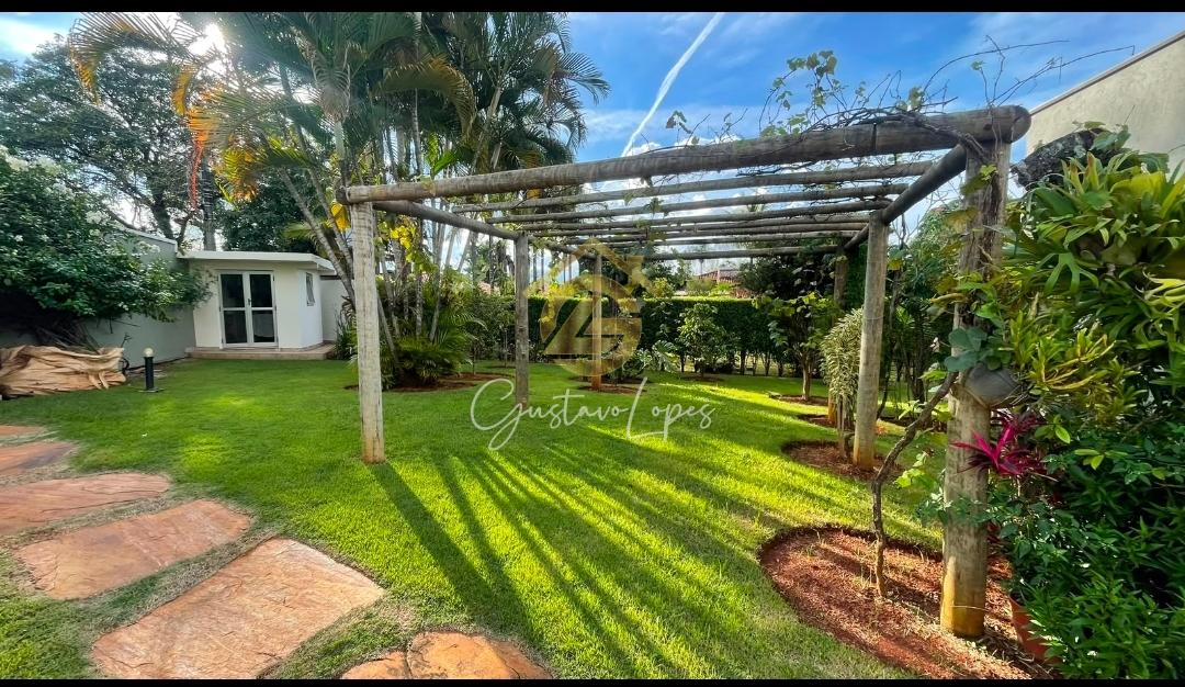 VIVA COM EXCLUSIVIDADE NO CONDOMNIO FAZENDA SOLAR, CASA COM 3 SUTES E LAZER COMPLETO
