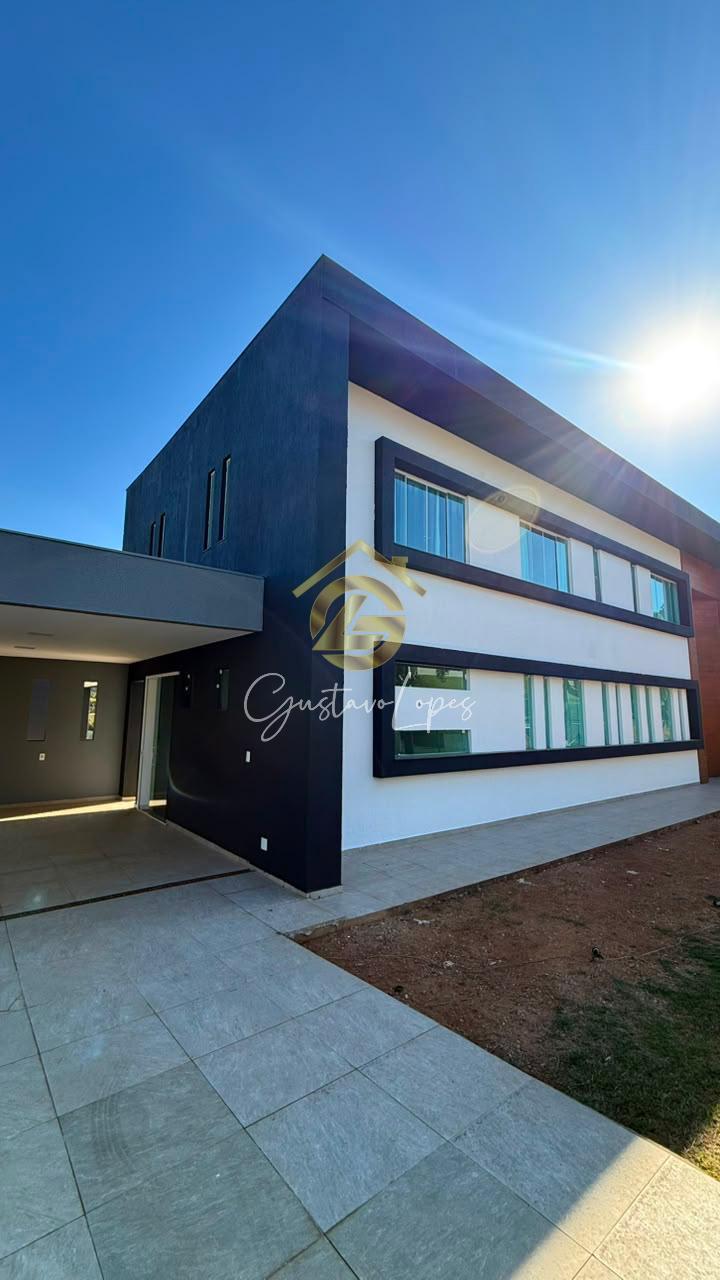 CASA DE ALTO PADRÃO COM 3 SUÍTES, PISCINA E VISTA PERMANENTE N...