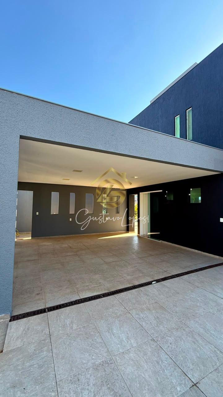 CASA DE ALTO PADRÃO COM 3 SUÍTES, PISCINA E VISTA PERMANENTE N...