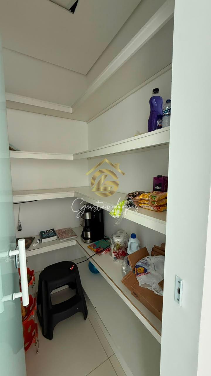 CASA DE ALTO PADRO COM 3 SUTES, PISCINA E VISTA PERMANENTE NO CONDOMNIO QUINTAS DA JANGADA