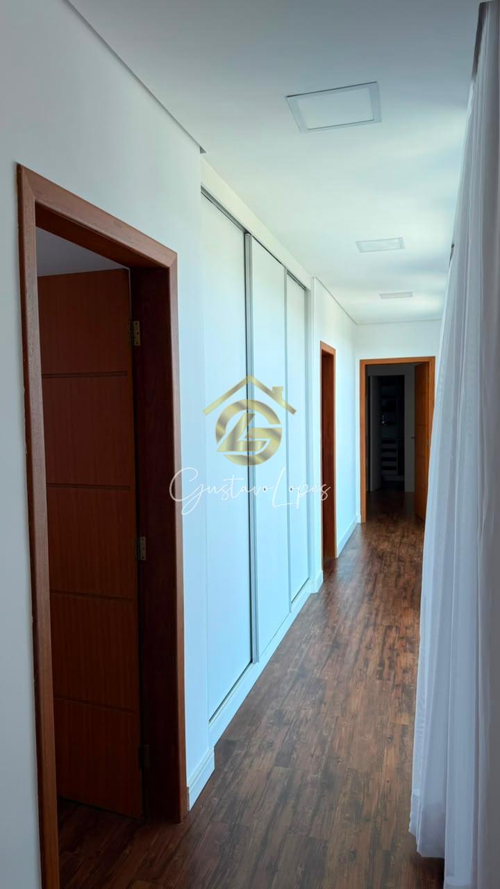 CASA DE ALTO PADRO COM 3 SUTES, PISCINA E VISTA PERMANENTE NO CONDOMNIO QUINTAS DA JANGADA