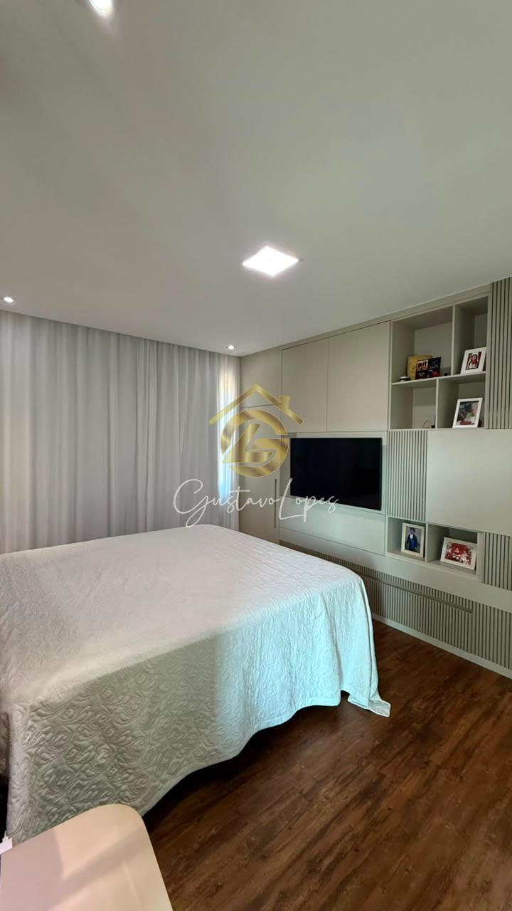 CASA DE ALTO PADRO COM 3 SUTES, PISCINA E VISTA PERMANENTE NO CONDOMNIO QUINTAS DA JANGADA