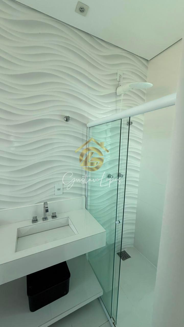 CASA DE ALTO PADRO COM 3 SUTES, PISCINA E VISTA PERMANENTE NO CONDOMNIO QUINTAS DA JANGADA