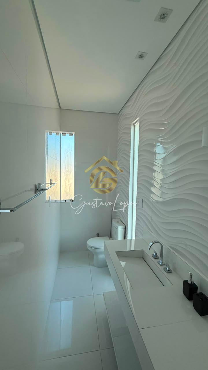CASA DE ALTO PADRO COM 3 SUTES, PISCINA E VISTA PERMANENTE NO CONDOMNIO QUINTAS DA JANGADA