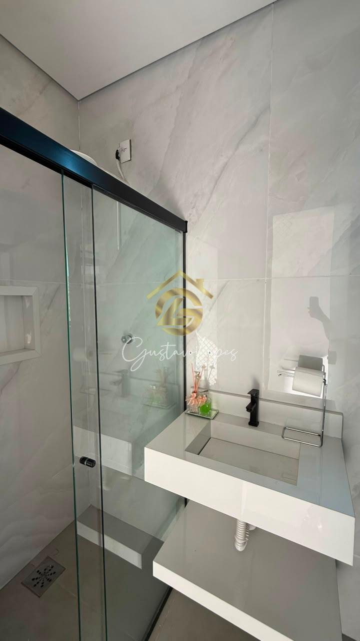 CASA DE ALTO PADRO COM 3 SUTES, PISCINA E VISTA PERMANENTE NO CONDOMNIO QUINTAS DA JANGADA