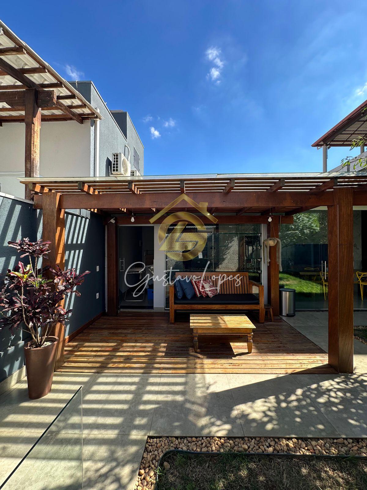 CASA DE ALTO PADRÃO COM 3 QUARTOS, ÁREA GOURMET E 8 VAGAS NO C...