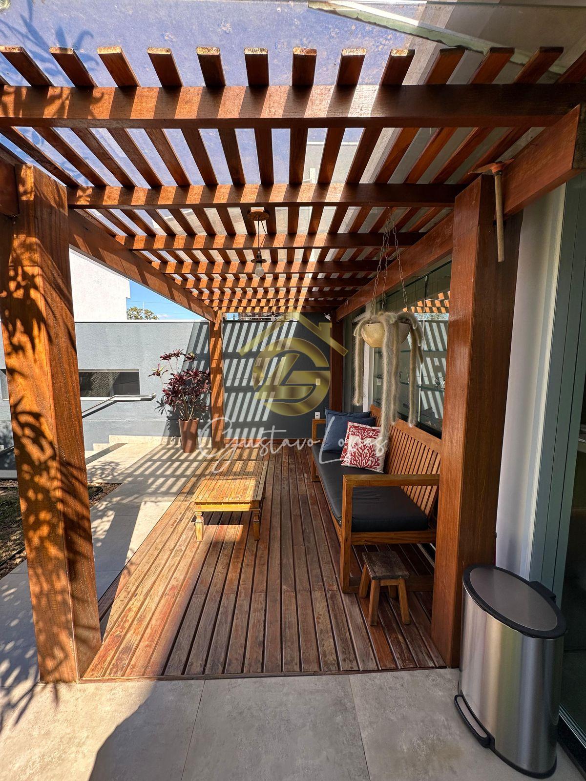 CASA DE ALTO PADRÃO COM 3 QUARTOS, ÁREA GOURMET E 8 VAGAS NO C...