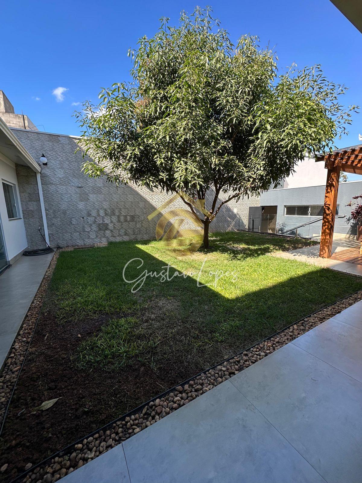 CASA DE ALTO PADRÃO COM 3 QUARTOS, ÁREA GOURMET E 8 VAGAS NO C...