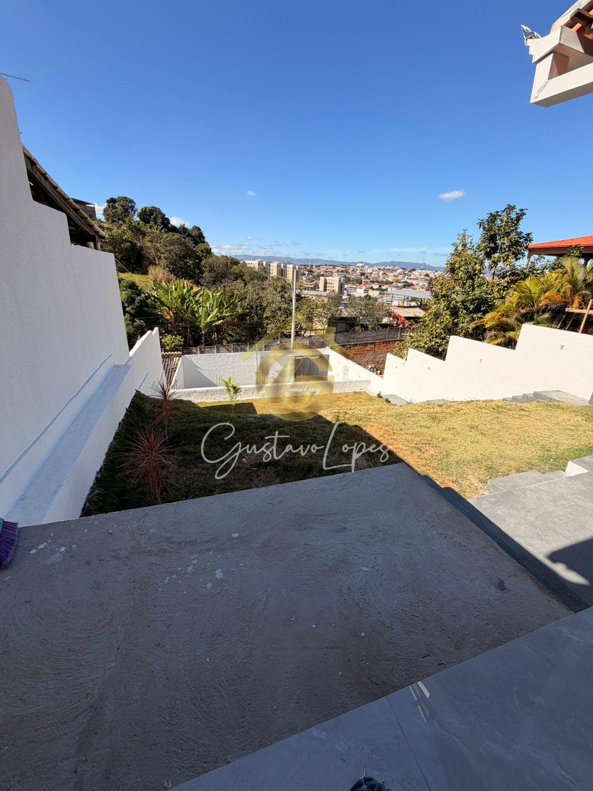 CASA DE 2 QUARTOS, 2 SALAS, TERRAÇO, JARDIM DE INVERNO COM 8 V...