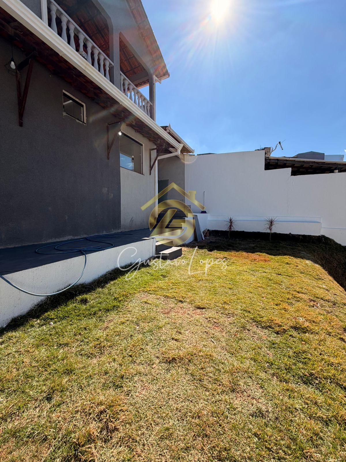CASA DE 2 QUARTOS, 2 SALAS, TERRAÇO, JARDIM DE INVERNO COM 8 V...