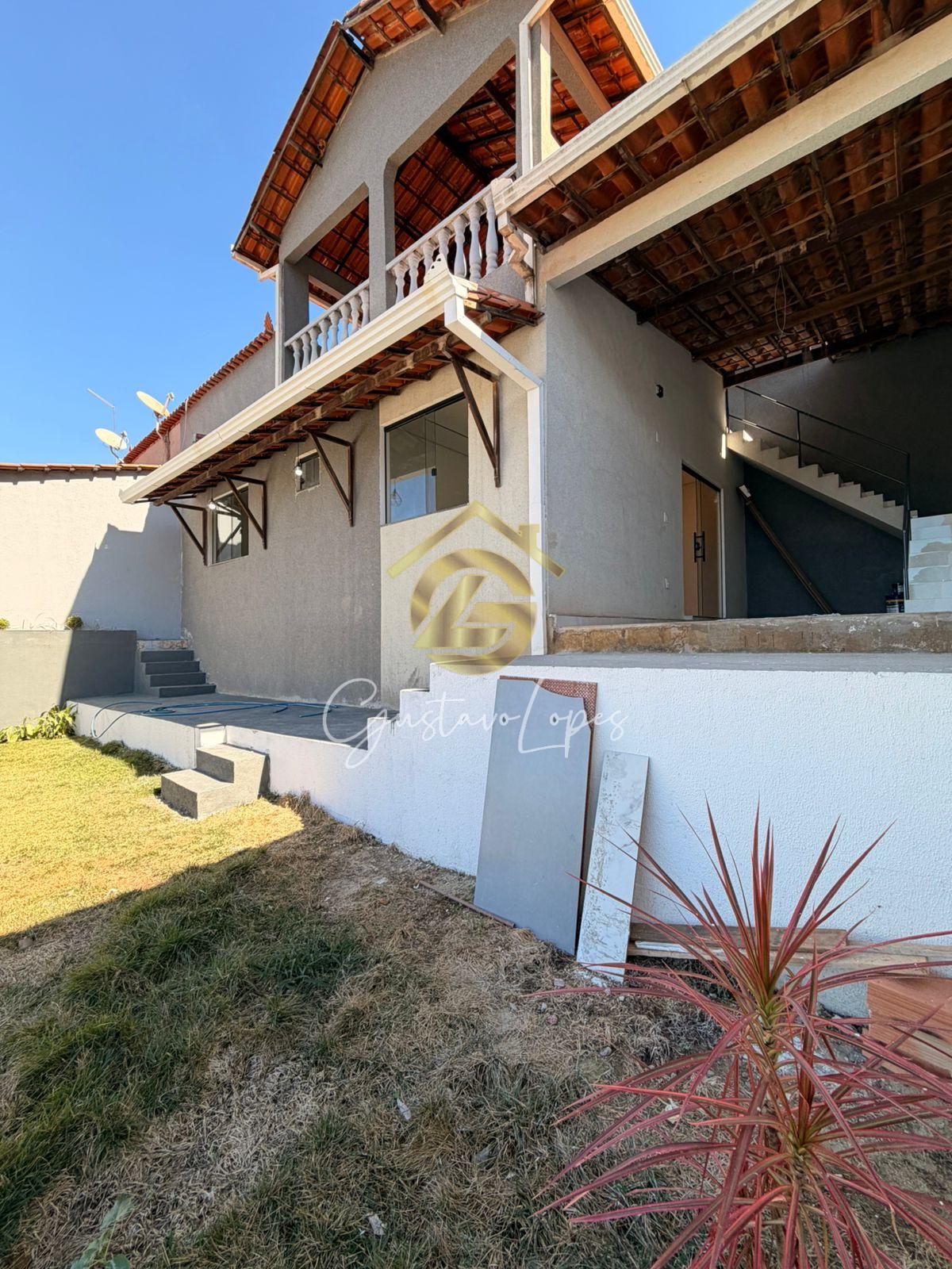 CASA DE 2 QUARTOS, 2 SALAS, TERRAÇO, JARDIM DE INVERNO COM 8 V...