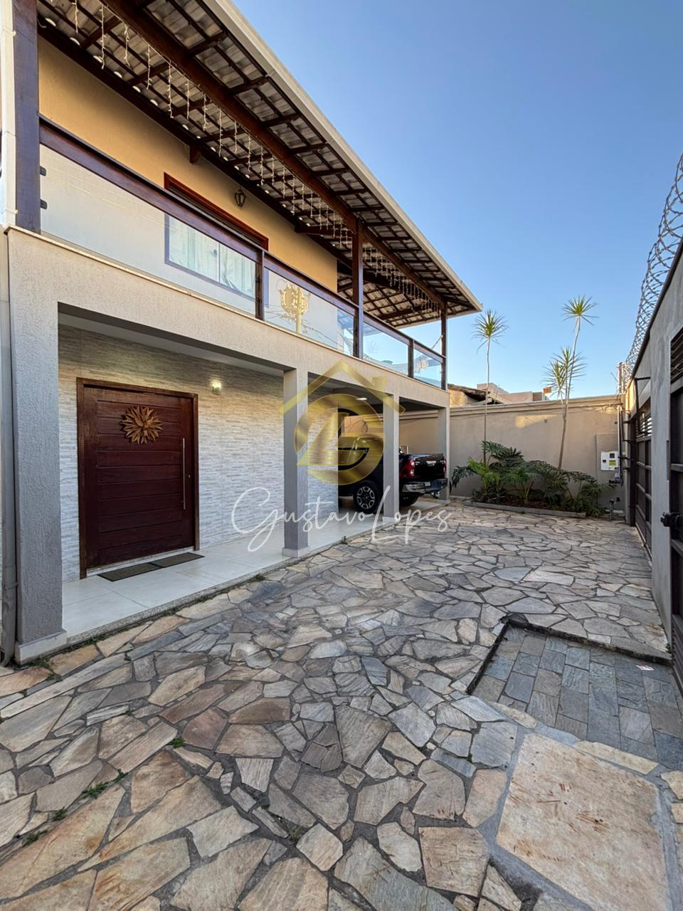 CASA DE ALTO PADRÃO COM 3 SUÍTES, PISCINA, SAUNA E ENERGIA FOT...
