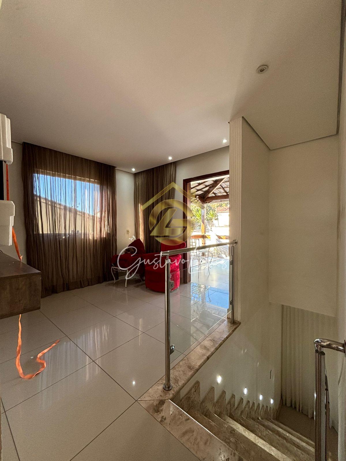 CASA DE ALTO PADRO COM 3 SUTES, PISCINA, SAUNA E ENERGIA FOTOVOLTAICA NO BAIRRO ESPRITO SANTO