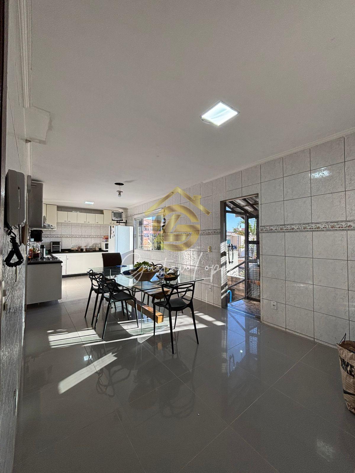 CASA DE ALTO PADRO COM 3 SUTES, PISCINA, SAUNA E ENERGIA FOTOVOLTAICA NO BAIRRO ESPRITO SANTO