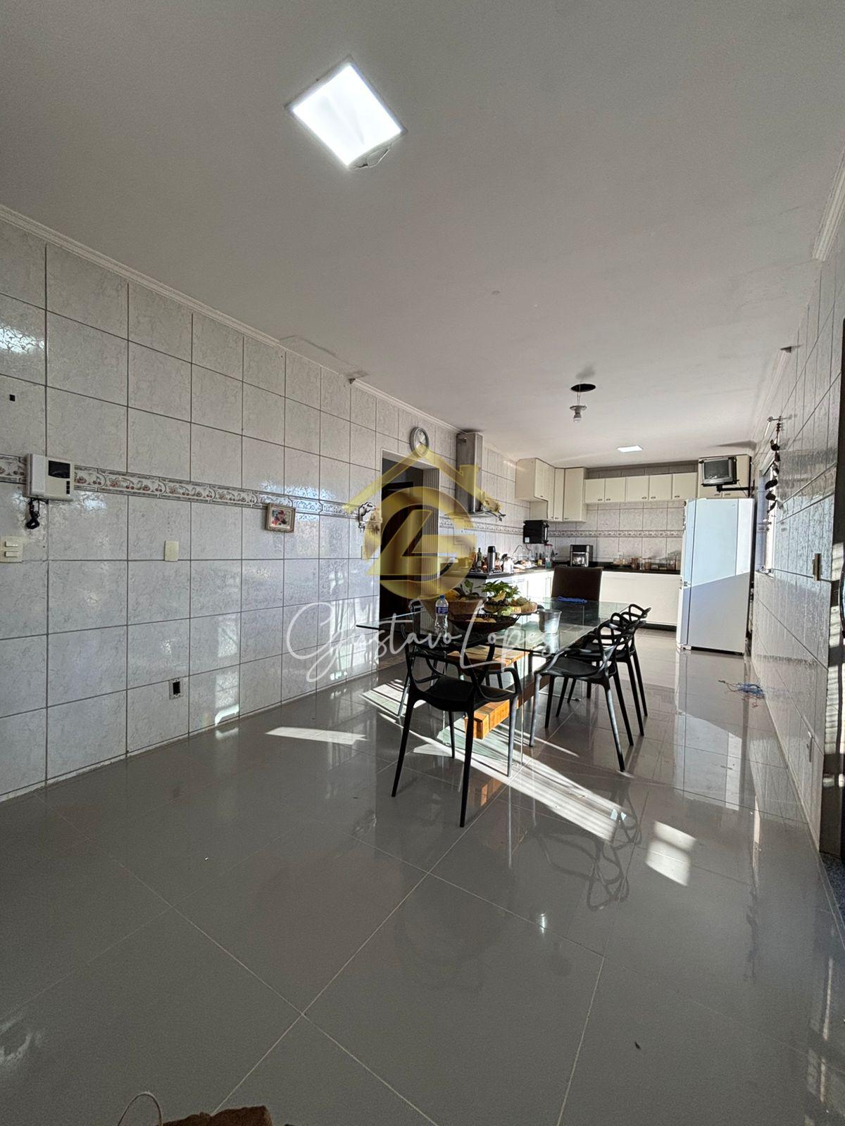 CASA DE ALTO PADRO COM 3 SUTES, PISCINA, SAUNA E ENERGIA FOTOVOLTAICA NO BAIRRO ESPRITO SANTO