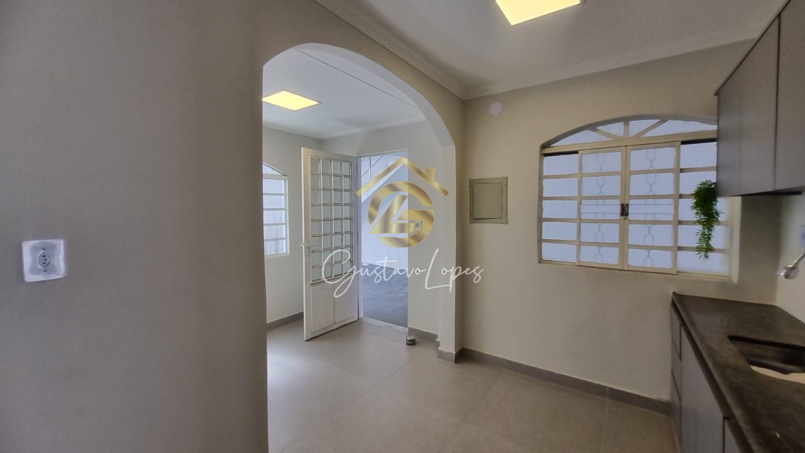 CASA ESPETACULAR COM EDICULA E AMPLO POTENCIAL DE LAZER NO BAI...