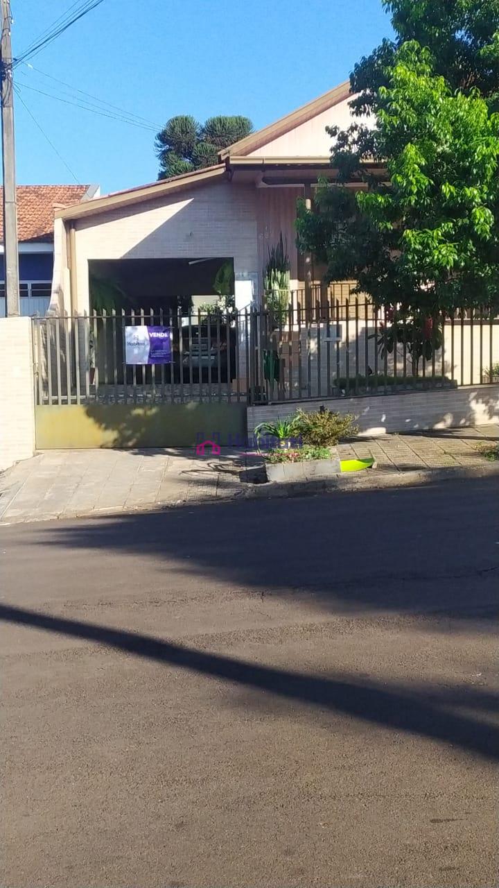 ÓTIMA CASA MISTA NO CENTRO