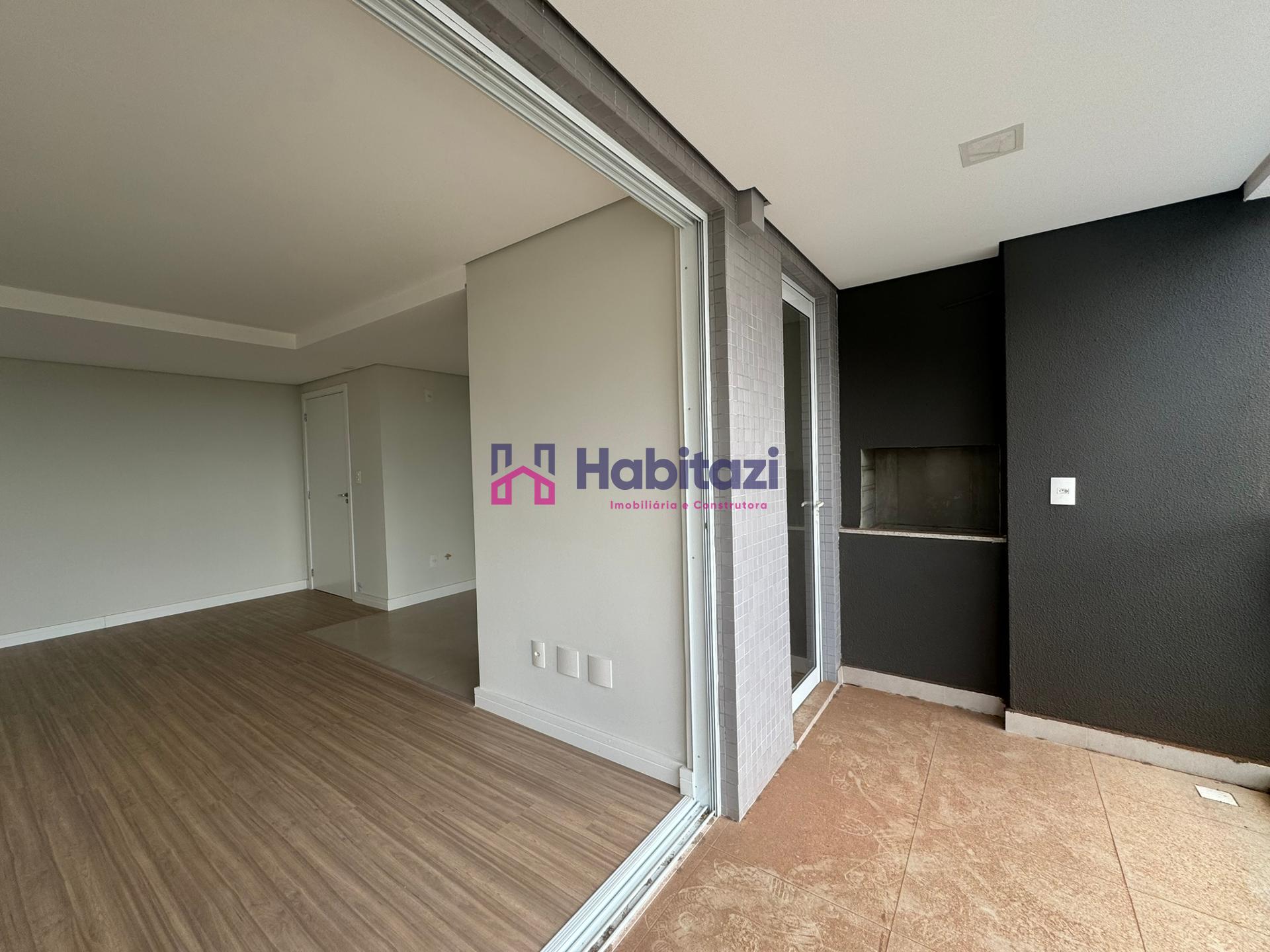 Apartamento - Sacada grande com churrasqueira
