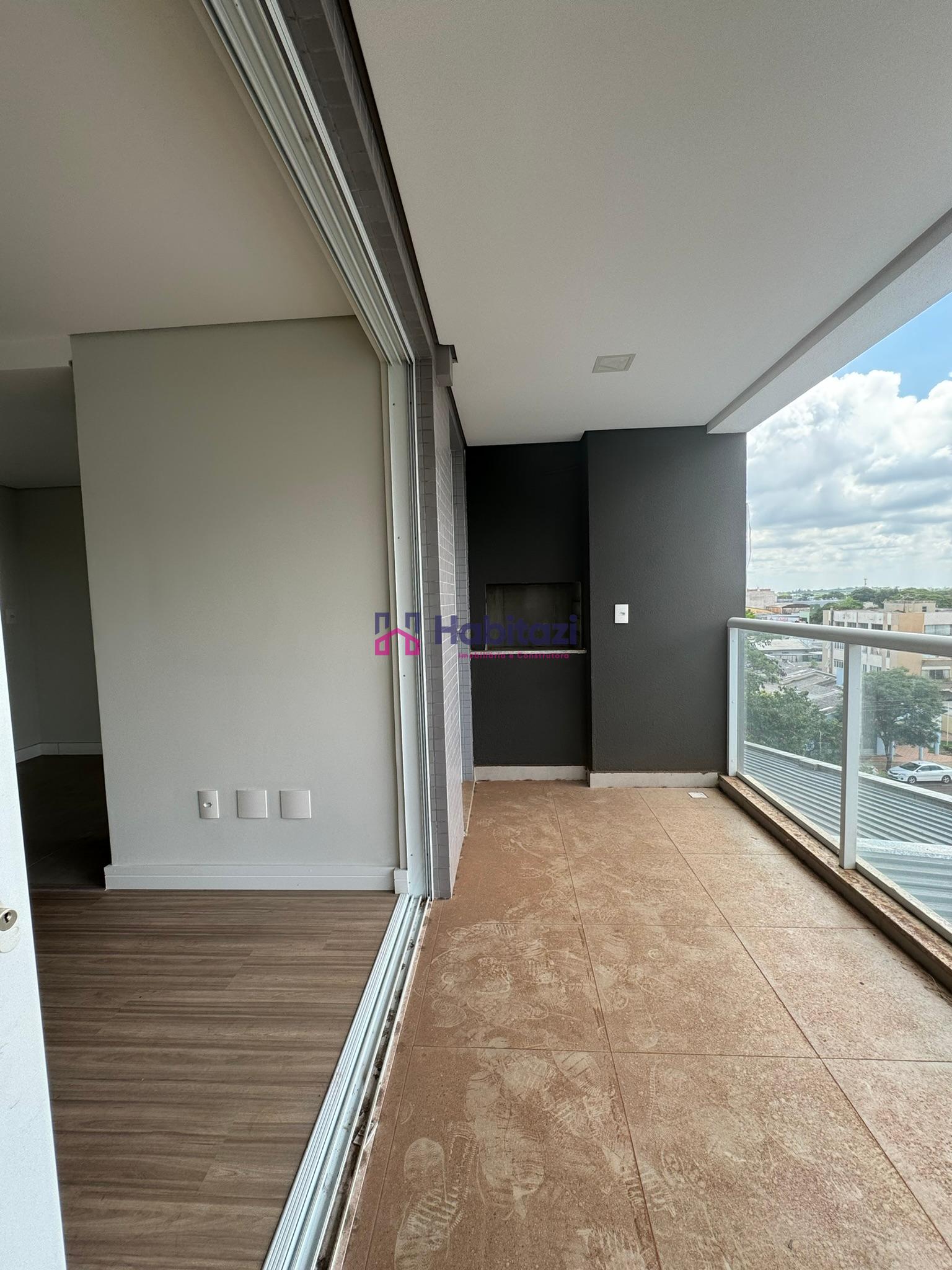 Apartamento - Sacada grande com churrasqueira