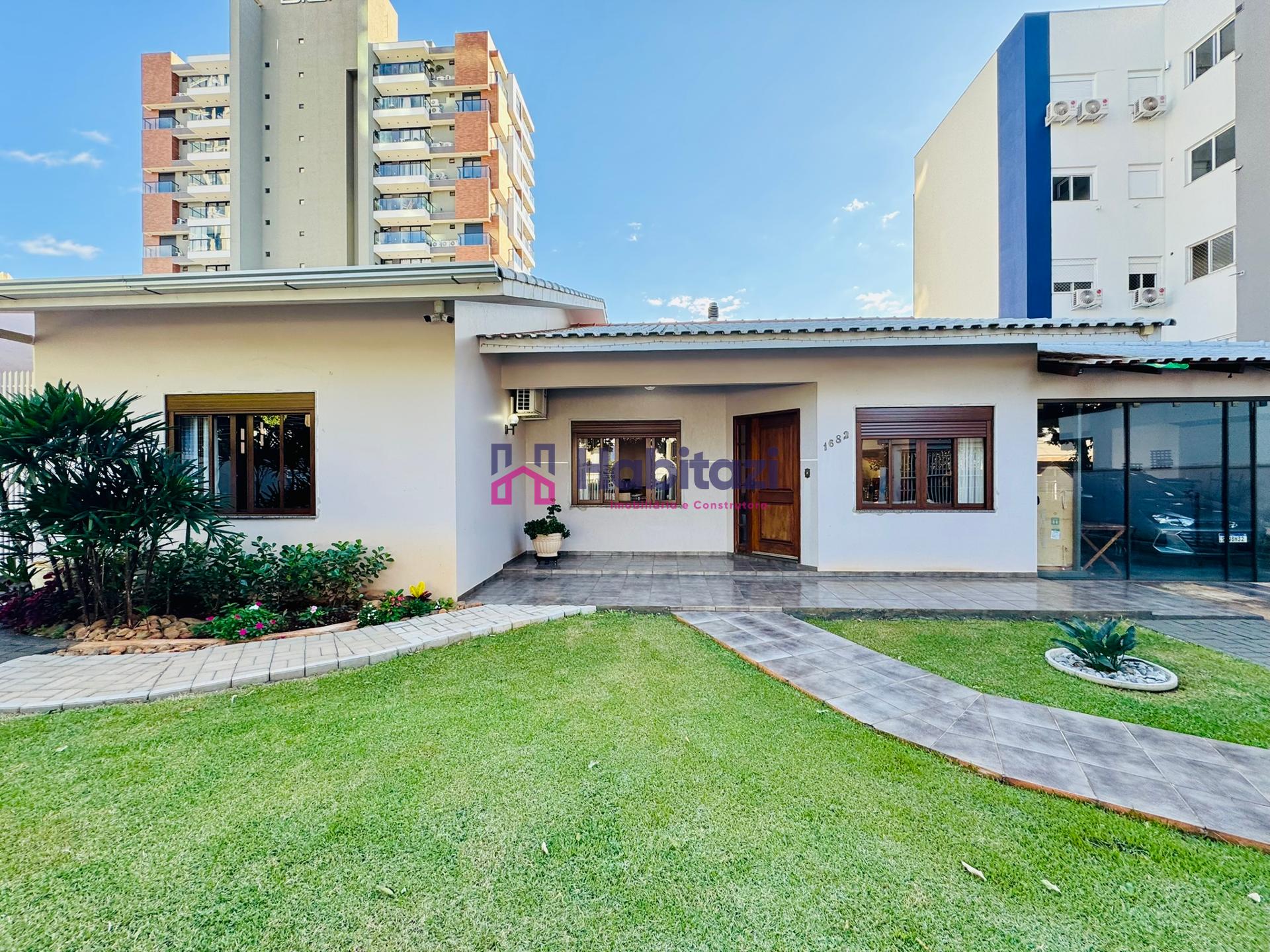 Casa ampla e espaçosa à venda, Vila Industrial, TOLEDO - PR