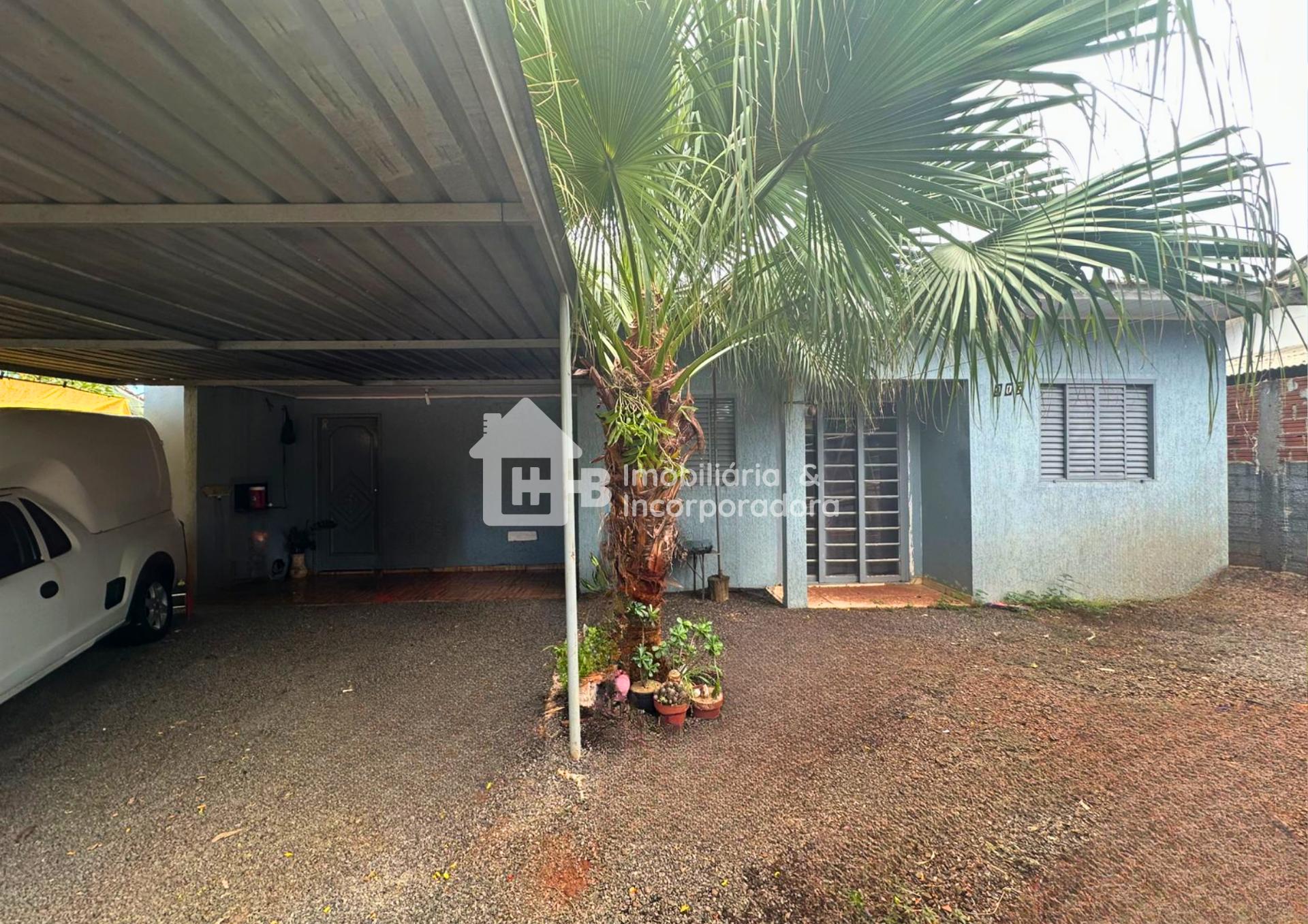 CASA A VENDA  EM UM LOTE GENEROSO E COM ÓTIMA LOCALIZAÇÃO