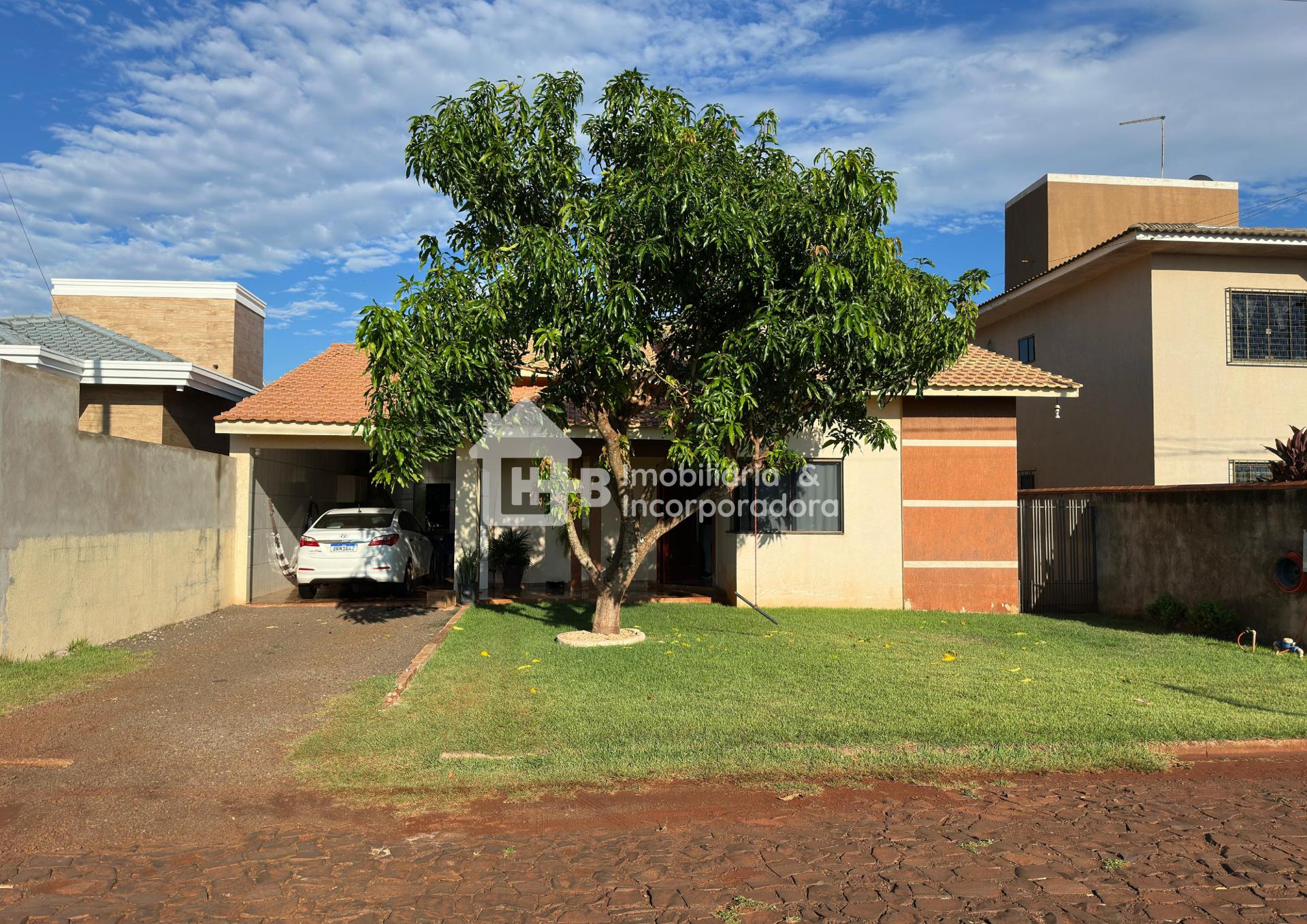 CASA ESPAÇOSA À VENDA NO JARDIM CURITIBANO EM ITAIPULÂNDIA EXC...