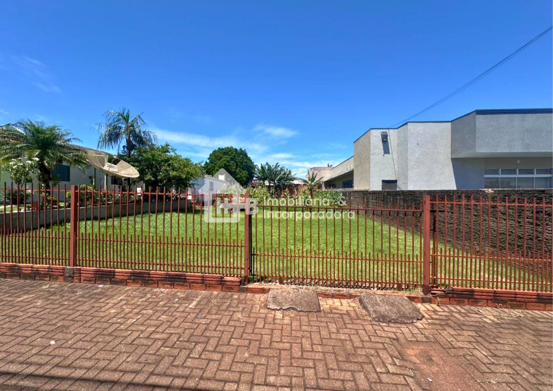 CONFIRA ESSA OP??O  LOTE PLANO E BEM LOCALIZADO NO CENTRO DE I...