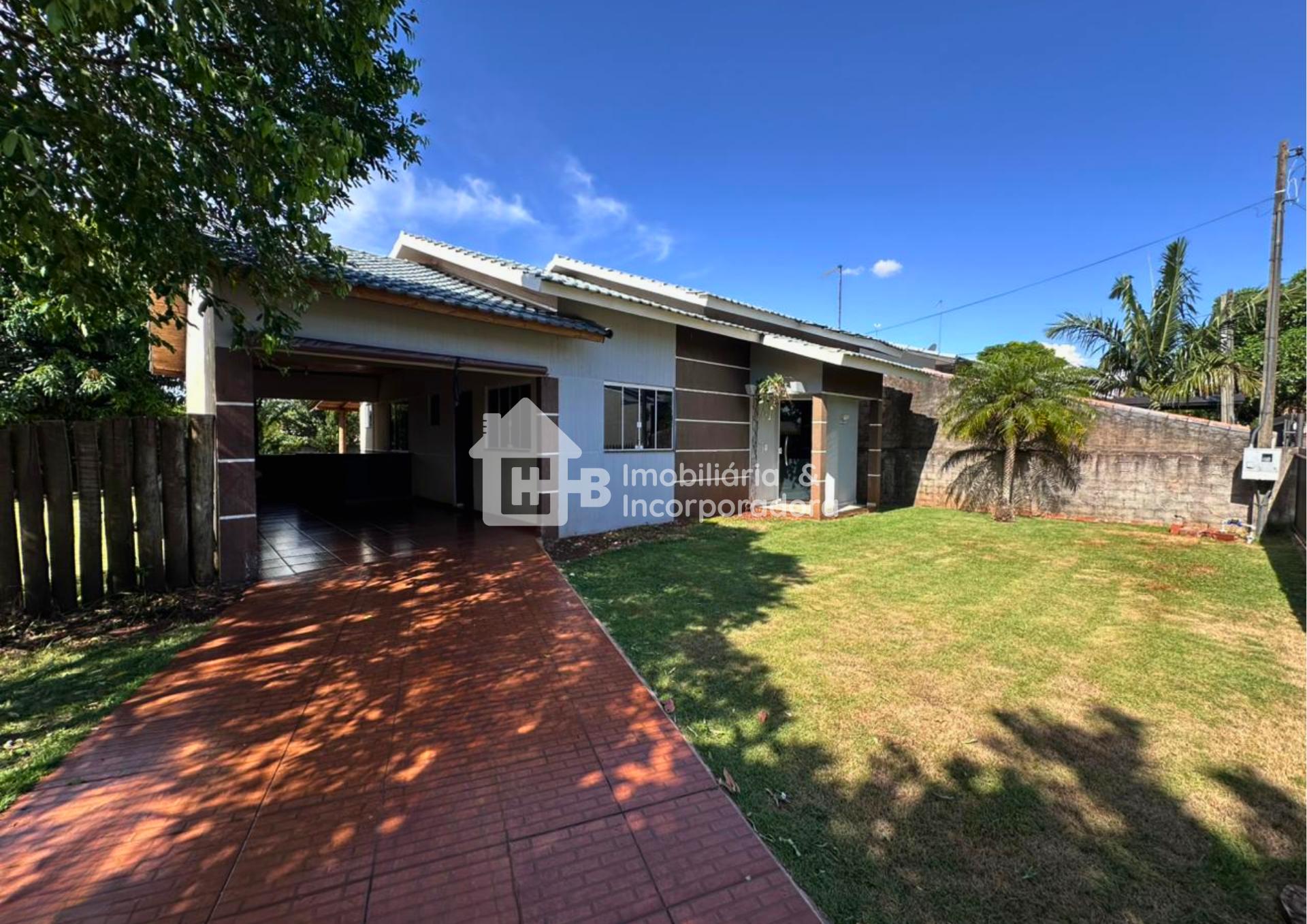 CASA COM SUÍTE E TERRENO AMPLO À VENDA NO BAIRRO FLORESTA EM I...