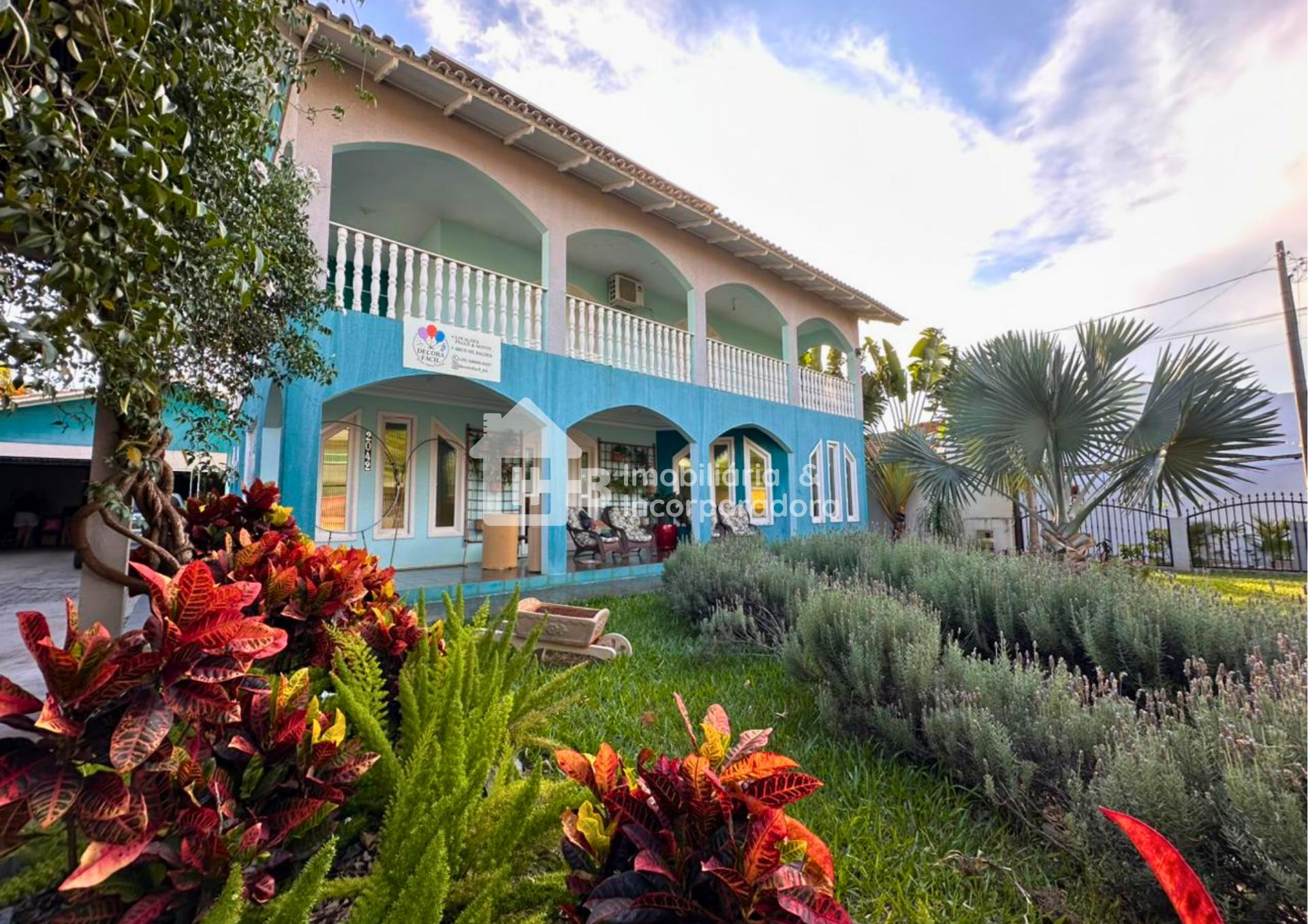 ÓTIMA CASA A VENDA EM UM LOTE COM MAIS DE 1200M  NO CENTRO, IT...