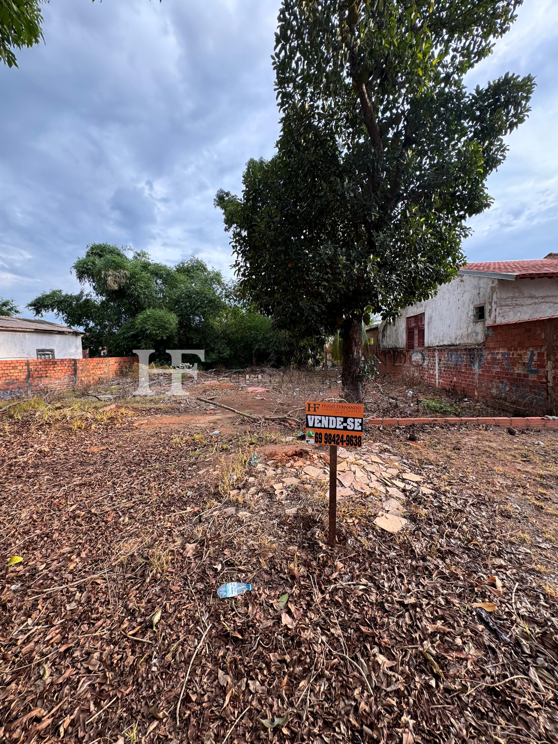 Terreno à venda, 20x40, Bairro Centro Rolim de Moura