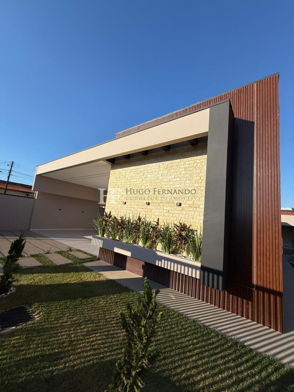 Casa de Alto Padrão á Venda - Bairro Planalto em Rolim de Moura.