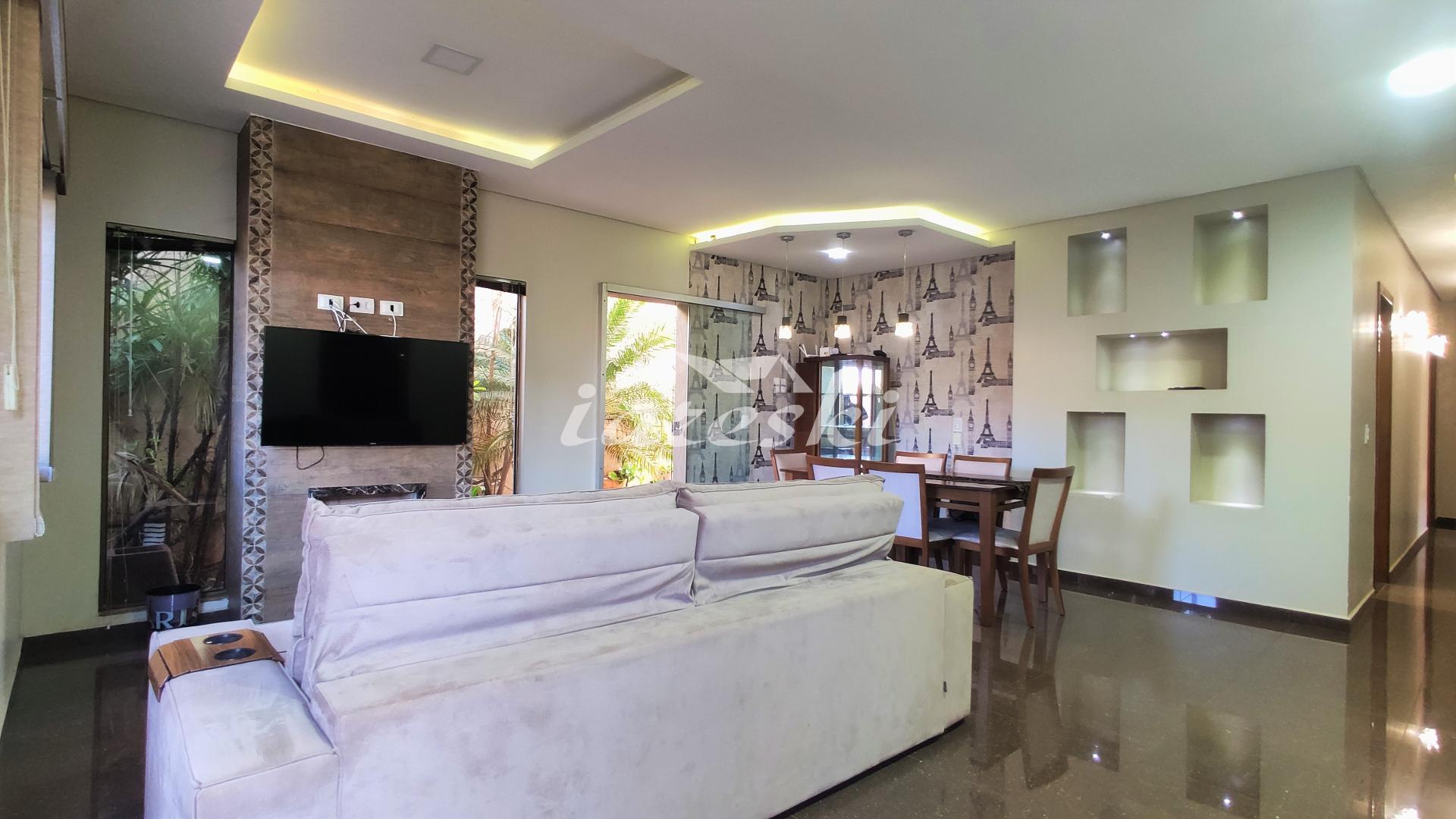 Casa a venda com 2 quartos sendo 1 suíte master com banheira, Jardim Manaus, Foz