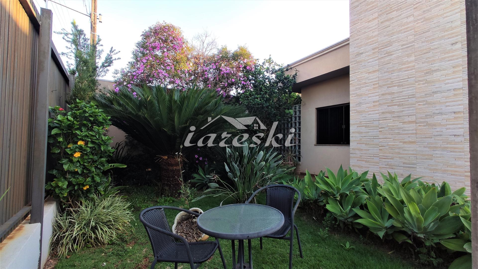 Casa a venda com 2 quartos sendo 1 suíte master com banheira, Jardim Manaus, Foz