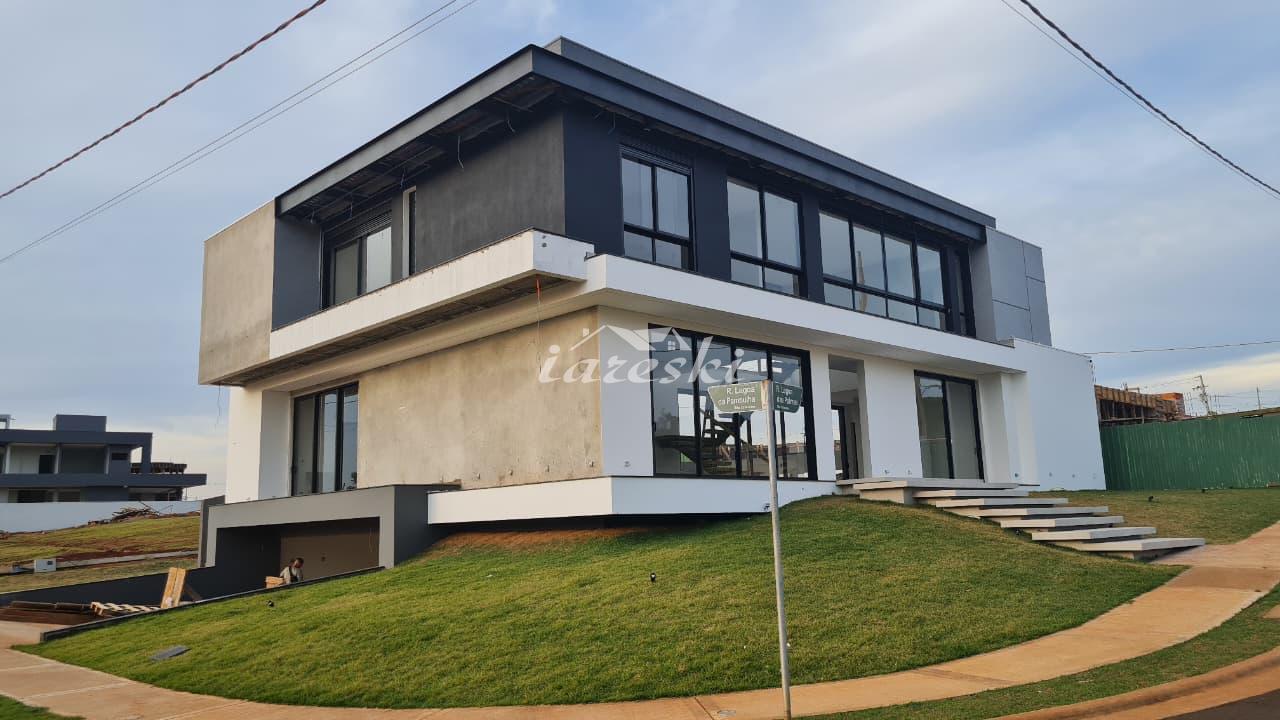 Sobrado Alto Padrão com 4 Suítes a venda no Condomínio Ritz Cataratas Yacht em Foz do Iguaçu - PR