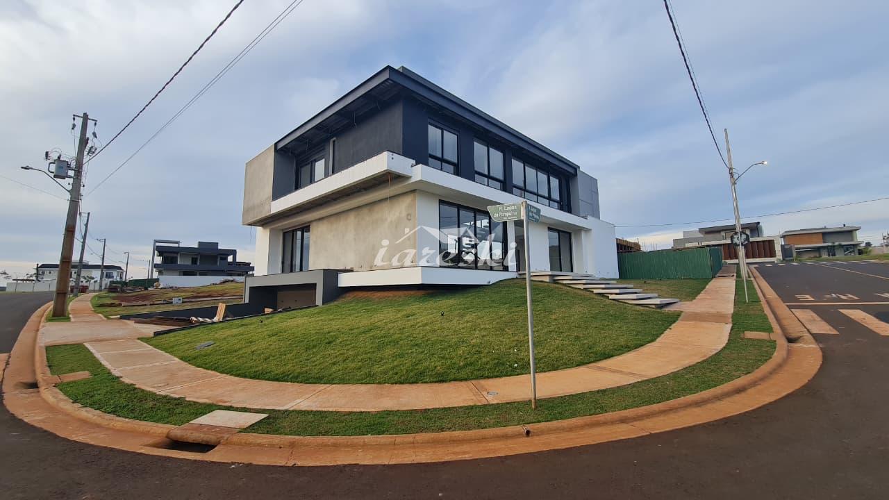 Sobrado Alto Padrão com 4 Suítes a venda no Condomínio Ritz Cataratas Yacht em Foz do Iguaçu - PR