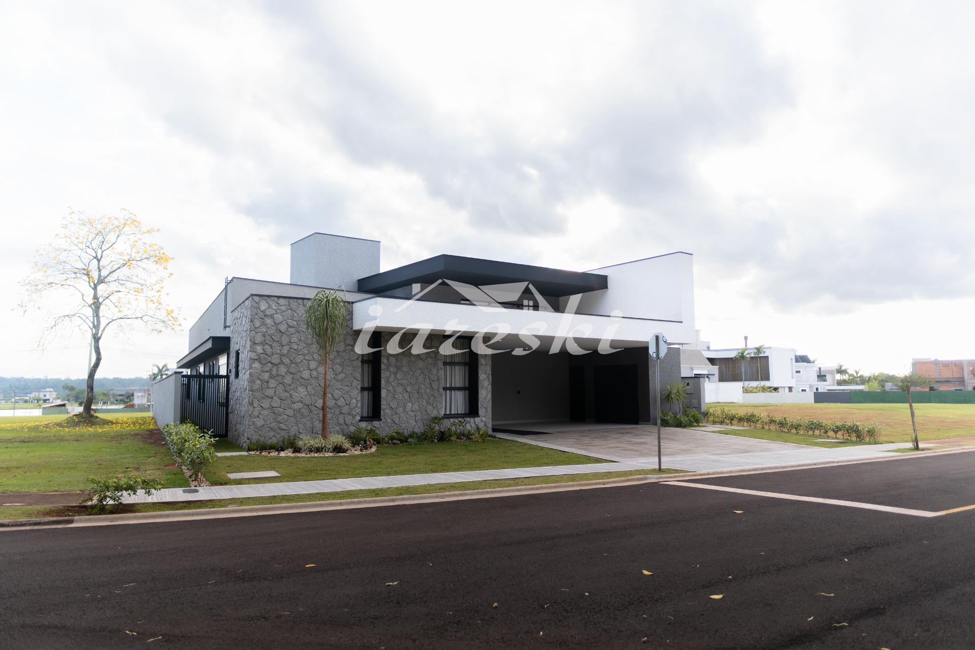 Casa de alto padrão com 4 Suítes, Condomínio Royal Boulevard Yacht em Foz do Iguaçu - PR