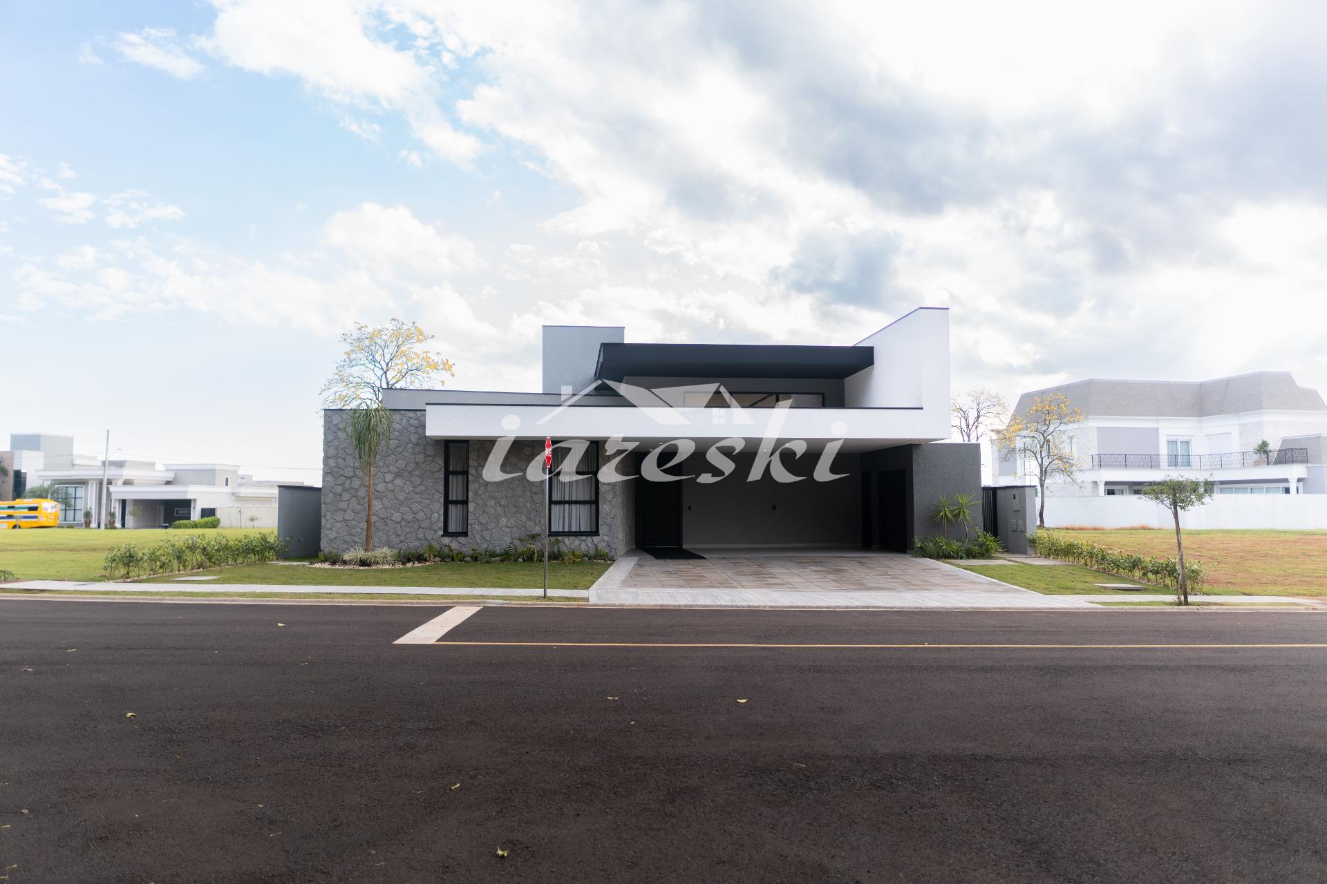 Casa de alto padrão com 4 Suítes, Condomínio Royal Boulevard Yacht em Foz do Iguaçu - PR