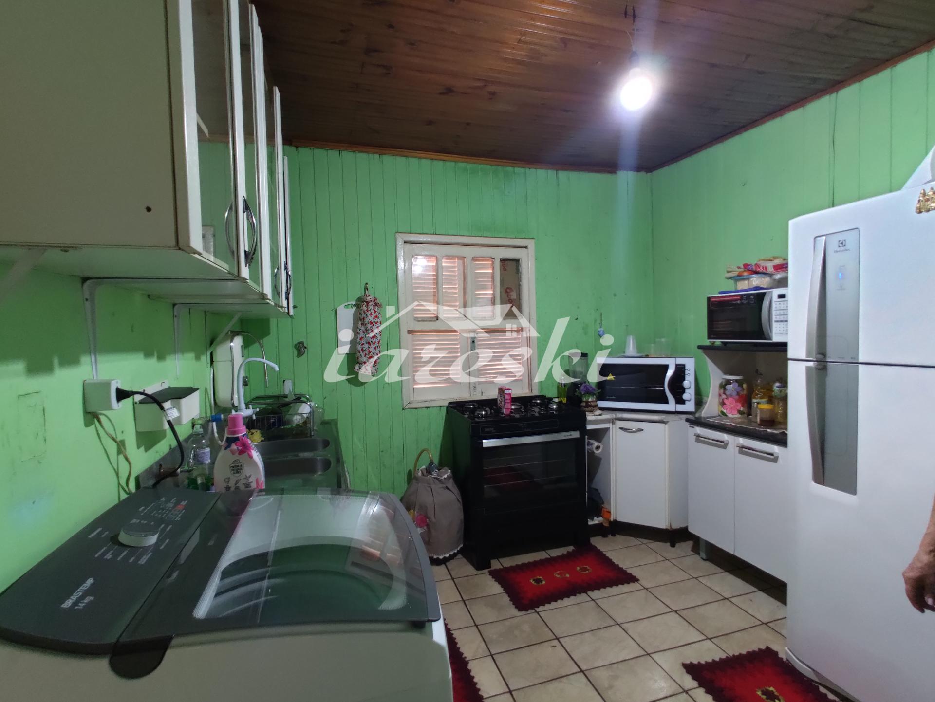 Casa de madeira, 3 quartos sendo 1 suíte, Jardim Laranjeiras em Foz do Iguaçu - PR